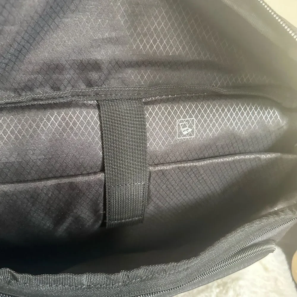 Samsonite Modern Utility Computer Laptop Messenger Travel Bag Dark Charcoal Gray